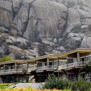 Hotel Amritara Jawai Sagar Pāli Exterior photo