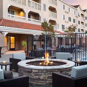 Hotel Courtyard Novato Marin/Sonoma Exterior photo