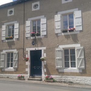 Vingt Grand Rue Bed and Breakfast Champagne-Mouton Exterior photo