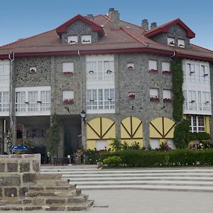 Hotel Presa Riaño Exterior photo