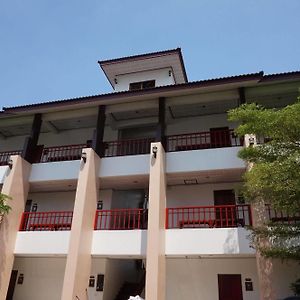 Hotel Phanthipha residencia Khon Kaen Exterior photo