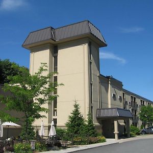 Hotel Le President Sherbrooke Exterior photo