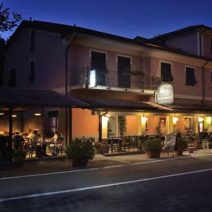 Hotel Antica Locanda Luigina Mattarana Exterior photo