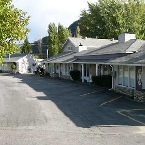 Trail Motel & Rv Park Exterior photo