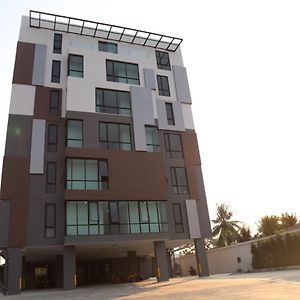 Hotel Ben At Salaya Sampran Exterior photo