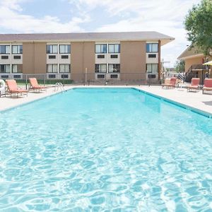 Hotel Ramada By Wyndham Albuquerque East Exterior photo