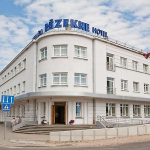 Kolonna Hotel Rēzekne Exterior photo