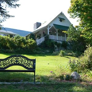 Hotel Auberge Marie Blanc Notre-Dame-du-Lac Exterior photo