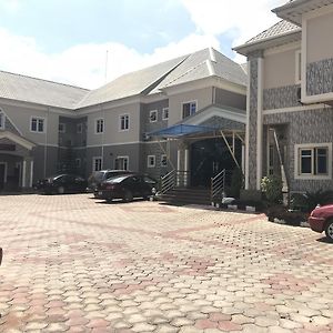 Pennyhill Suites And Resorts Enugu Exterior photo