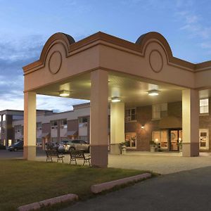 Travelodge By Wyndham Edmundston Exterior photo