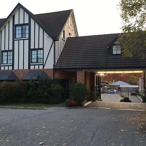 Hotel Albury Manor House Exterior photo