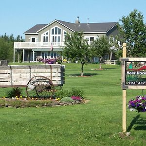 Bear Rock Suites Colebrook Exterior photo