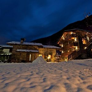 Le Petit Coeur Residence De Montagne La Salle Exterior photo