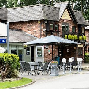 Fairways Lodge & Leisure Club Mánchester Exterior photo