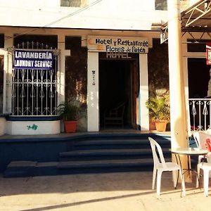 Hotel Flores De Peten Y Restaurante Exterior photo