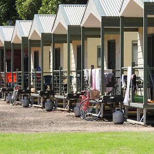 Hotel Victoria Lake Holiday Park Shepparton Exterior photo