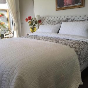 Apple Bnb Bed and Breakfast Kerikeri Exterior photo