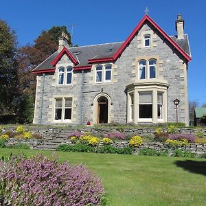 Hotel Rossmor Bed & Breakfast Grantown-on-Spey Exterior photo