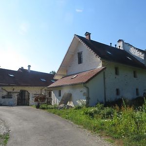 Apartamento L'Hermitage Yenne Exterior photo