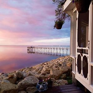 Aaron'S On The Lake Bed and Breakfast Matlock Exterior photo