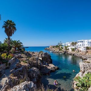 Avlemonas Bay Sea Houses. Exterior photo