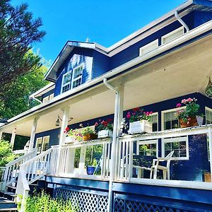 Seafarers Bed & Breakfast Bed and Breakfast Tofino Exterior photo