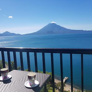 Sky view Atitlán lake suites ,una inmejorable vista apto privado dentro del lujoso hotel Panajachel Exterior photo