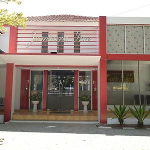 Jambura Inn Gorontalo Exterior photo