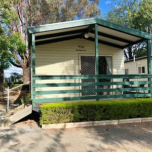 Tatura Cabin & Caravan Park Motel Exterior photo