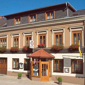 Gasthof Maurer Hotel Gloggnitz Exterior photo