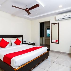 Hotel Oyo 26723 Rb Residency Vijayawāda Exterior photo
