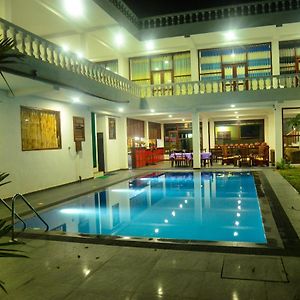 Hotel Nadee Aluthgama Exterior photo