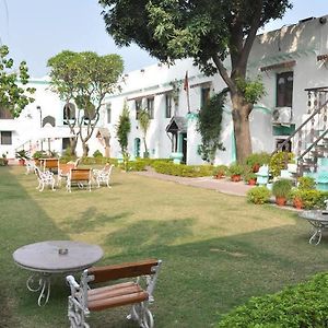 Nalagarh Heritage Resorts Exterior photo