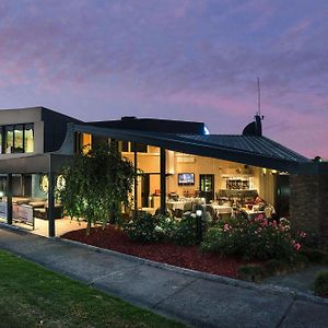 Best Western Mahoneys Motor Inn Melburne Exterior photo