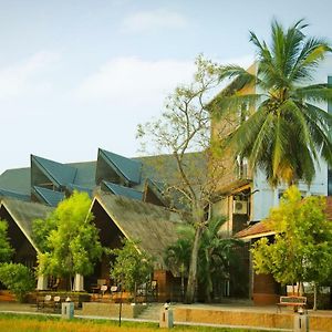 Avasta Resort And Spa Anuradhapura Exterior photo