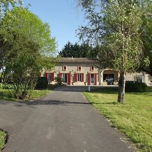 Les Magireaux Bed and Breakfast Fougueyrolles Exterior photo