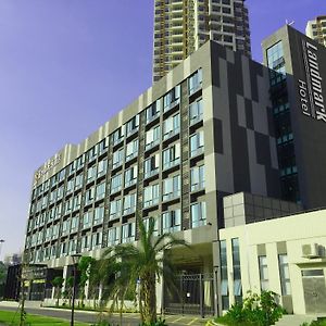 Landmark Hotel Zhuhai Exterior photo