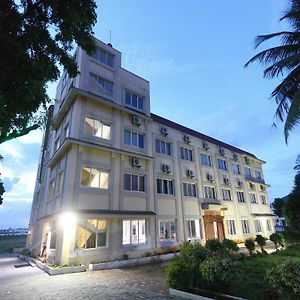 Oyo Rooms Ecr Off Uthandi Beach Madrás Exterior photo