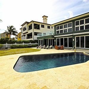 Apartamento Luxury Oceanfront Estate Hillsboro Beach Exterior photo