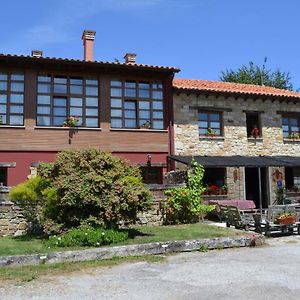 Apartamentos Rurales La Cirigüeña Oles Exterior photo