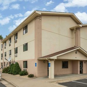 Hotel Super 8 By Wyndham Dumfries/Quantico Exterior photo