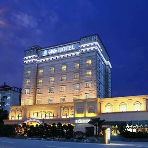 Windsorcastle Hotel Yongin Exterior photo