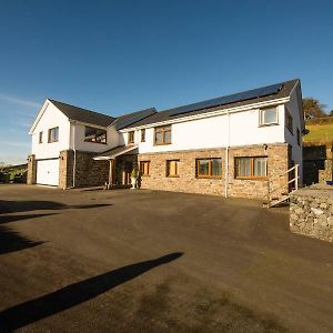 Y Grange Bed and Breakfast Llanfihangel-y-Creuddyn Exterior photo