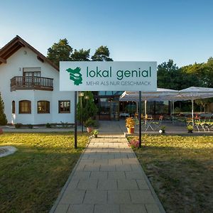 Lokal Genial Pension & Restaurant Beelitz Exterior photo
