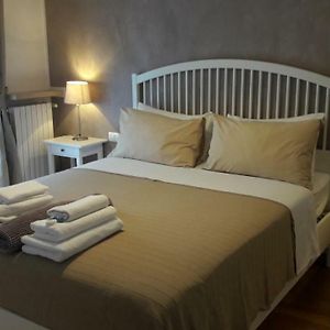 Residenza Leon Bed and Breakfast Castelnuovo del Garda Exterior photo