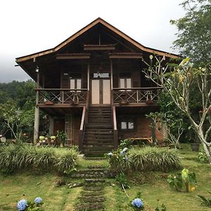 Villa Diantie Bogor Exterior photo