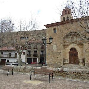 Hotel Hostal Paquita Allepuz Exterior photo