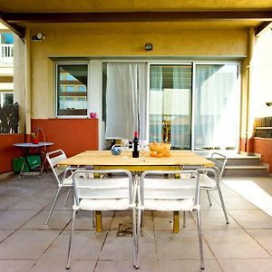 Apartamento Amplio apartamento con terraza en zona muy tranquila Esplugues de Llobregat Exterior photo