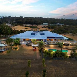 Doyles On The Bay Villa Kingscote Exterior photo