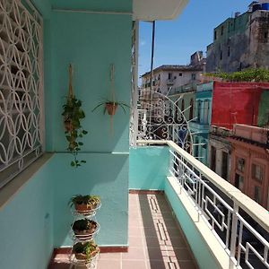 Casa Armando Y Mercy La Habana Exterior photo